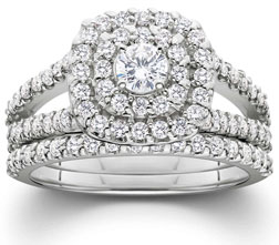 cushion halo diamond enagement ring